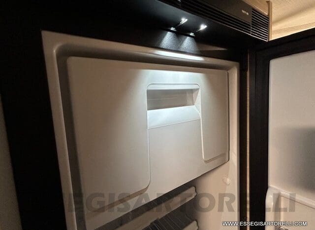 CHAUSSON SPORTLINE V 690 MY 2026 AUTOMATICO SERIE VAN 636 CM MAXI MATRIMONIALE ELETTRICO BASCULANTE pieno