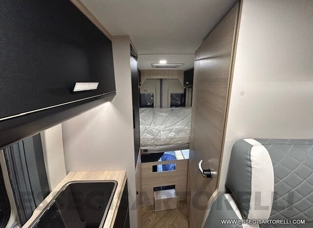 CHAUSSON SPORTLINE V 690 MY 2026 AUTOMATICO SERIE VAN 636 CM MAXI MATRIMONIALE ELETTRICO BASCULANTE pieno