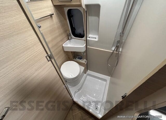 CHAUSSON SPORTLINE V 690 MY 2026 AUTOMATICO SERIE VAN 636 CM MAXI MATRIMONIALE ELETTRICO BASCULANTE pieno