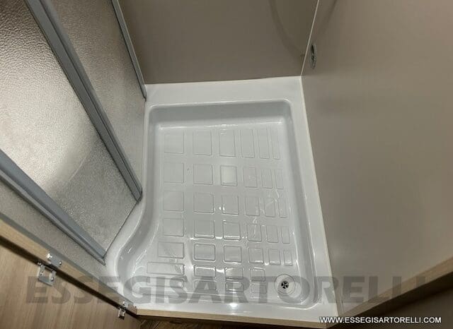 CHAUSSON SPORTLINE V 690 MY 2026 AUTOMATICO SERIE VAN 636 CM MAXI MATRIMONIALE ELETTRICO BASCULANTE pieno
