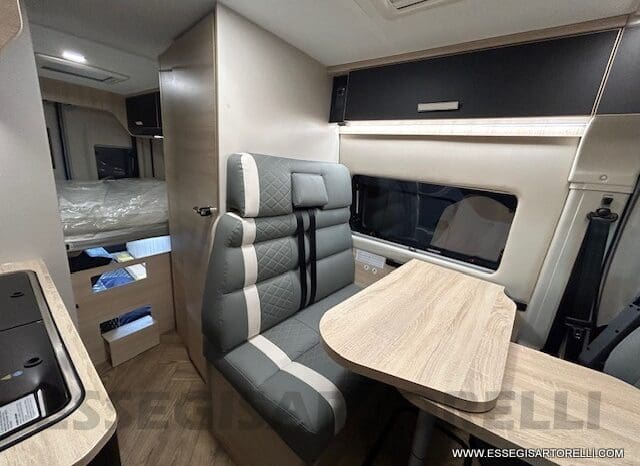 CHAUSSON SPORTLINE V 690 MY 2026 AUTOMATICO SERIE VAN 636 CM MAXI MATRIMONIALE ELETTRICO BASCULANTE pieno