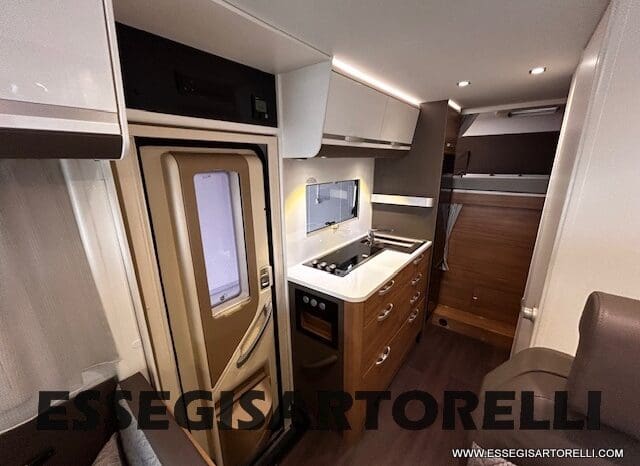 ADRIA CORAL PLUS XL A 670 DK 2018 UNIPRO 7 POSTI OMOLOGATI 150 CV LED pieno