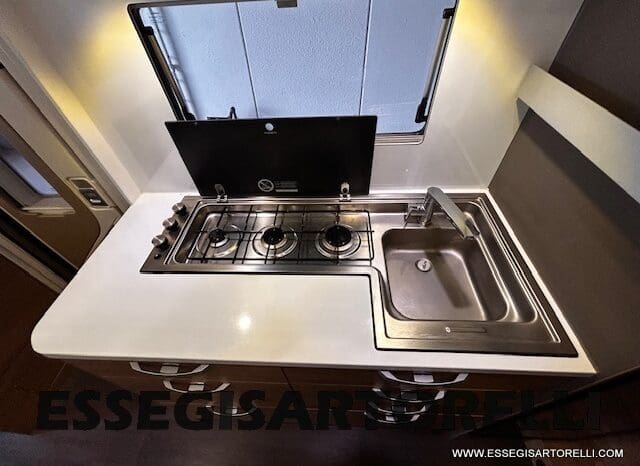 ADRIA CORAL PLUS XL A 670 DK 2018 UNIPRO 7 POSTI OMOLOGATI 150 CV LED pieno