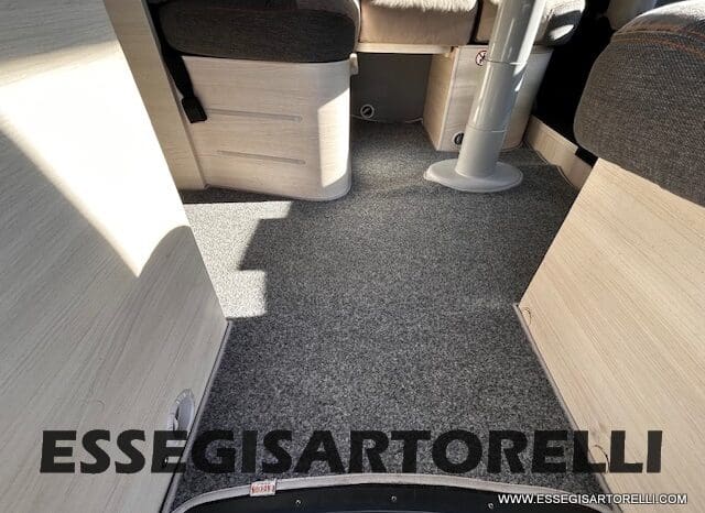 CHAUSSON TITANIUM PREMIUM 627 FULL 170 CV AUTOMATICO 2021 DOPPIO CLIMA E SAT 699 CM pieno