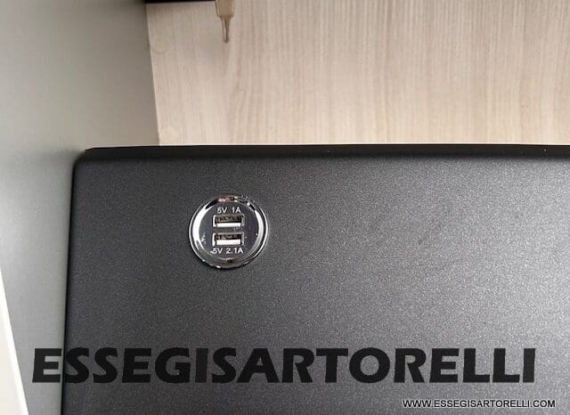 CHAUSSON TITANIUM PREMIUM 627 FULL 170 CV AUTOMATICO 2021 DOPPIO CLIMA E SAT 699 CM pieno