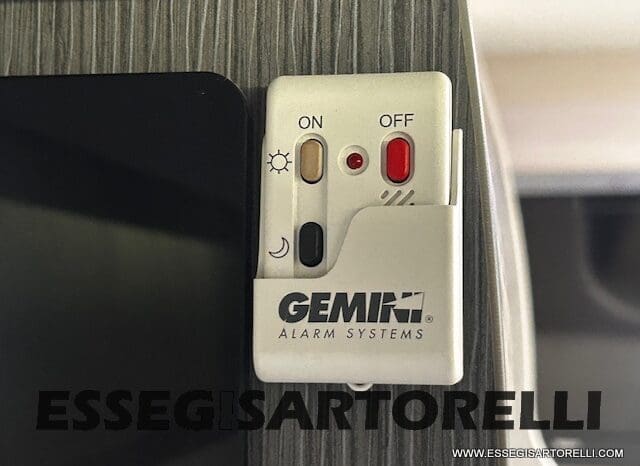 CHAUSSON TITANIUM PREMIUM 627 FULL 170 CV AUTOMATICO 2021 DOPPIO CLIMA E SAT 699 CM pieno