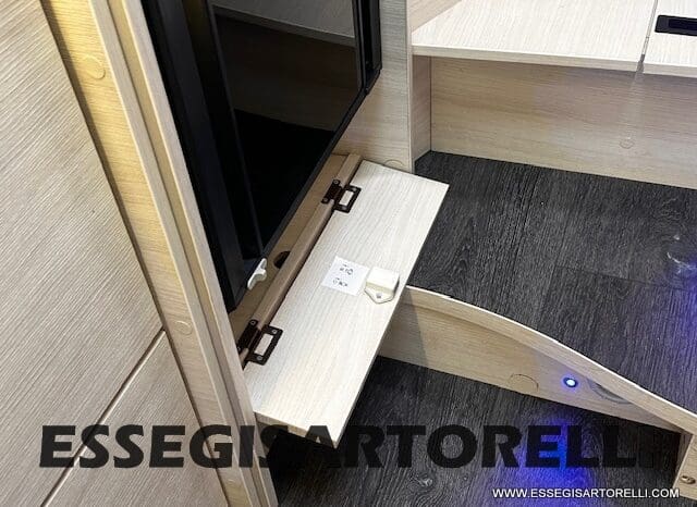 CHAUSSON TITANIUM PREMIUM 627 FULL 170 CV AUTOMATICO 2021 DOPPIO CLIMA E SAT 699 CM pieno