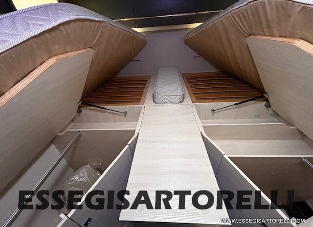 CHAUSSON TITANIUM PREMIUM 627 FULL 170 CV AUTOMATICO 2021 DOPPIO CLIMA E SAT 699 CM pieno