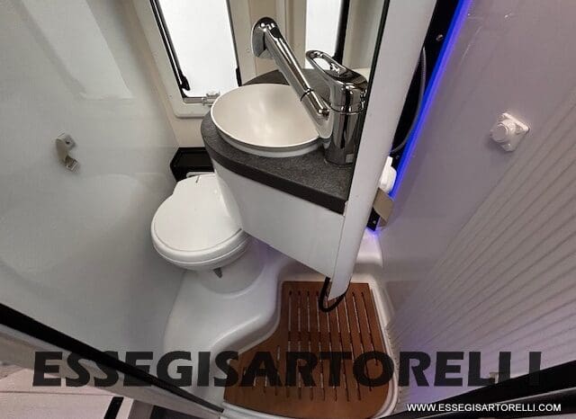 CHAUSSON TITANIUM PREMIUM 627 FULL 170 CV AUTOMATICO 2021 DOPPIO CLIMA E SAT 699 CM pieno