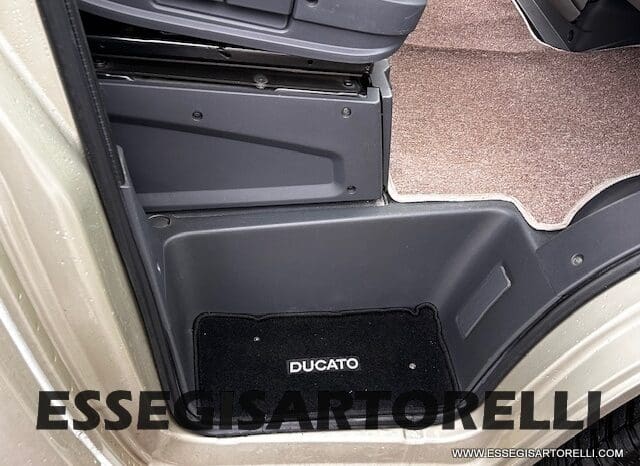 BURSTNER IXEO 666 SEMINTEGRALE BASCULANTE 2009 674 cm DOPPIO CLIMA pieno