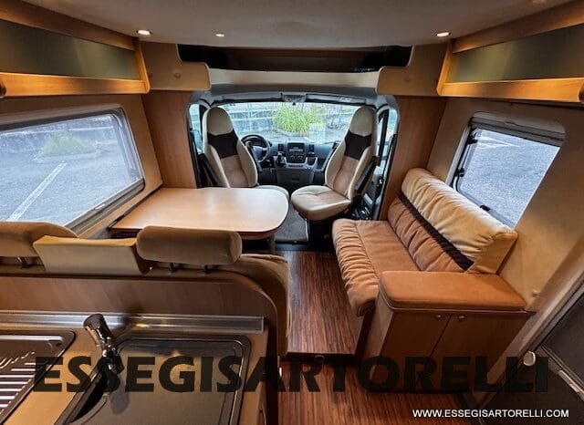 BURSTNER IXEO 666 SEMINTEGRALE BASCULANTE 2009 674 cm DOPPIO CLIMA pieno