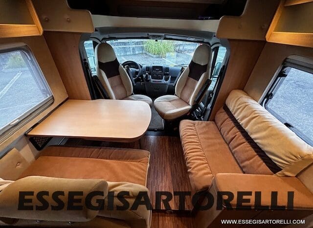 BURSTNER IXEO 666 SEMINTEGRALE BASCULANTE 2009 674 cm DOPPIO CLIMA pieno