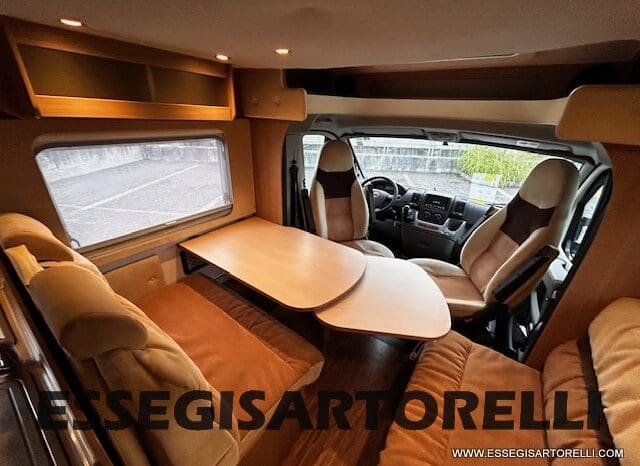 BURSTNER IXEO 666 SEMINTEGRALE BASCULANTE 2009 674 cm DOPPIO CLIMA pieno