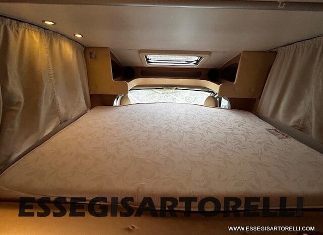 BURSTNER IXEO 666 SEMINTEGRALE BASCULANTE 2009 674 cm DOPPIO CLIMA pieno