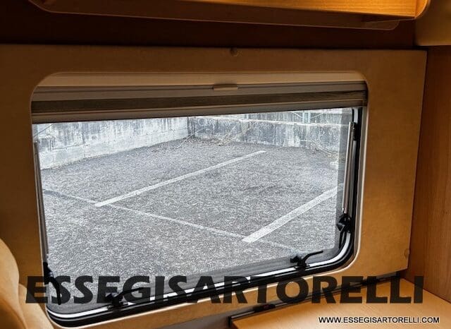 BURSTNER IXEO 666 SEMINTEGRALE BASCULANTE 2009 674 cm DOPPIO CLIMA pieno