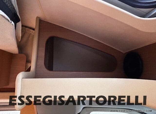 BURSTNER IXEO 666 SEMINTEGRALE BASCULANTE 2009 674 cm DOPPIO CLIMA pieno