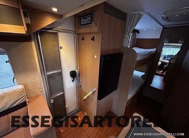 BURSTNER IXEO 666 SEMINTEGRALE BASCULANTE 2009 674 cm DOPPIO CLIMA pieno