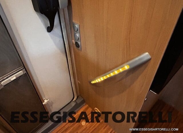 BURSTNER IXEO 666 SEMINTEGRALE BASCULANTE 2009 674 cm DOPPIO CLIMA pieno