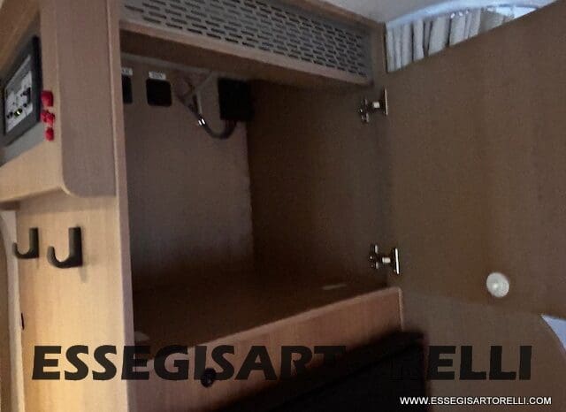 BURSTNER IXEO 666 SEMINTEGRALE BASCULANTE 2009 674 cm DOPPIO CLIMA pieno