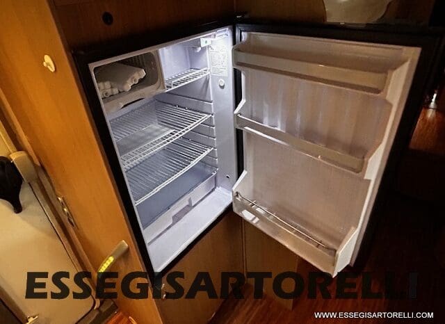 BURSTNER IXEO 666 SEMINTEGRALE BASCULANTE 2009 674 cm DOPPIO CLIMA pieno