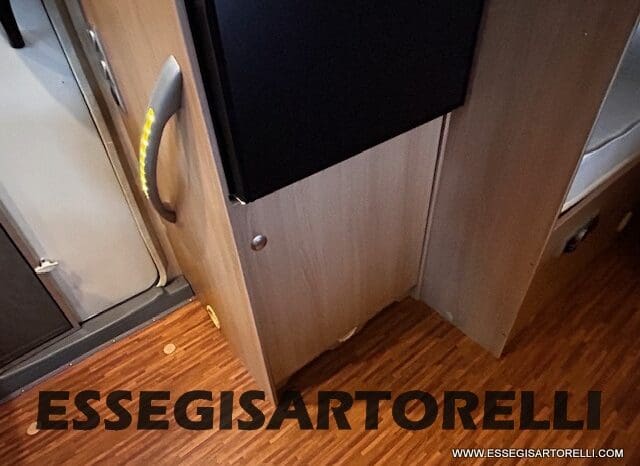 BURSTNER IXEO 666 SEMINTEGRALE BASCULANTE 2009 674 cm DOPPIO CLIMA pieno