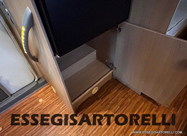 BURSTNER IXEO 666 SEMINTEGRALE BASCULANTE 2009 674 cm DOPPIO CLIMA pieno