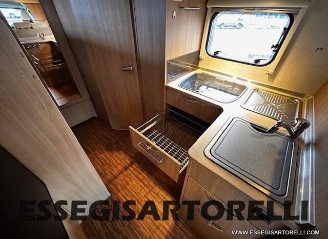 BURSTNER IXEO 666 SEMINTEGRALE BASCULANTE 2009 674 cm DOPPIO CLIMA pieno