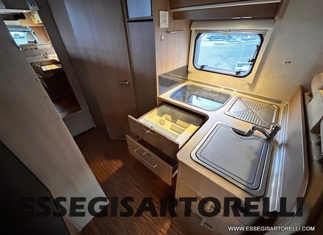 BURSTNER IXEO 666 SEMINTEGRALE BASCULANTE 2009 674 cm DOPPIO CLIMA pieno