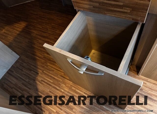 BURSTNER IXEO 666 SEMINTEGRALE BASCULANTE 2009 674 cm DOPPIO CLIMA pieno