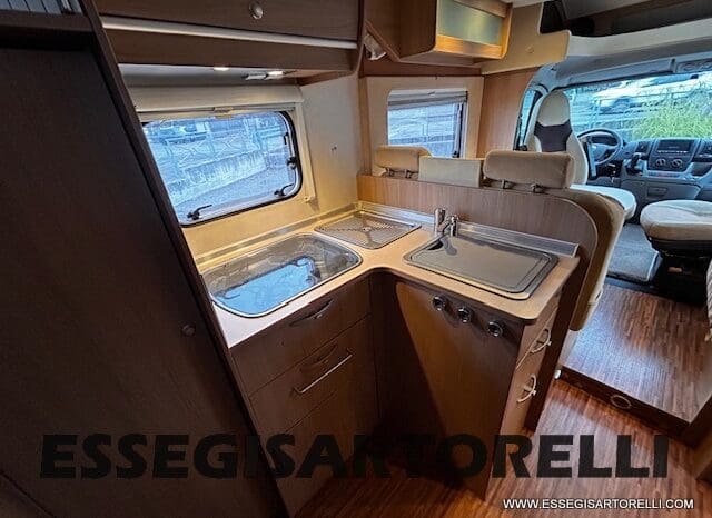 BURSTNER IXEO 666 SEMINTEGRALE BASCULANTE 2009 674 cm DOPPIO CLIMA pieno