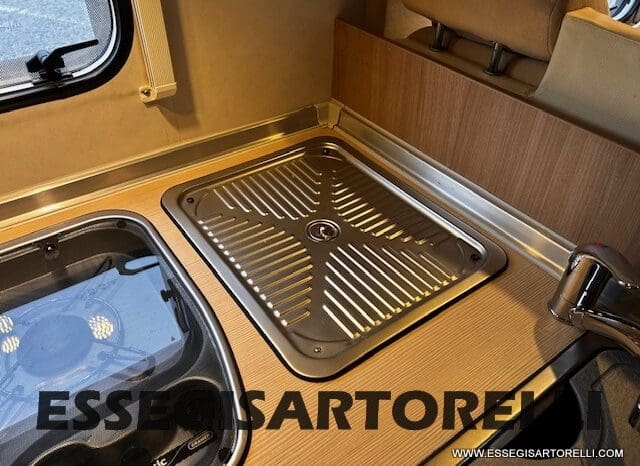 BURSTNER IXEO 666 SEMINTEGRALE BASCULANTE 2009 674 cm DOPPIO CLIMA pieno