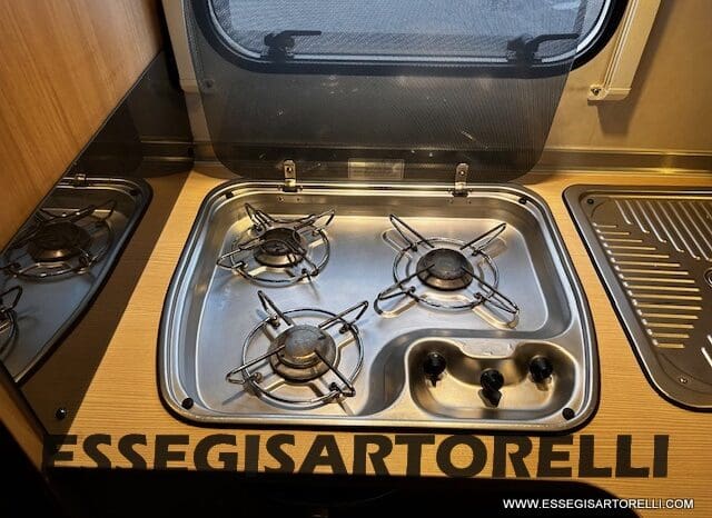 BURSTNER IXEO 666 SEMINTEGRALE BASCULANTE 2009 674 cm DOPPIO CLIMA pieno