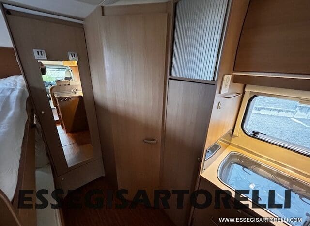 BURSTNER IXEO 666 SEMINTEGRALE BASCULANTE 2009 674 cm DOPPIO CLIMA pieno