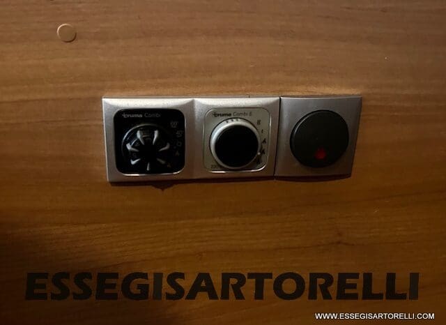 BURSTNER IXEO 666 SEMINTEGRALE BASCULANTE 2009 674 cm DOPPIO CLIMA pieno