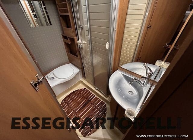 BURSTNER IXEO 666 SEMINTEGRALE BASCULANTE 2009 674 cm DOPPIO CLIMA pieno