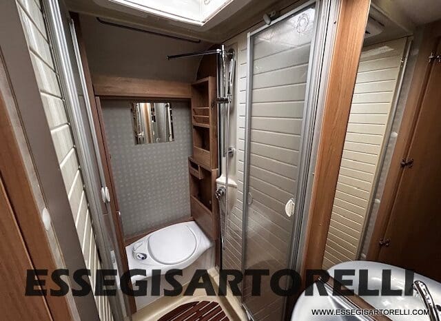 BURSTNER IXEO 666 SEMINTEGRALE BASCULANTE 2009 674 cm DOPPIO CLIMA pieno