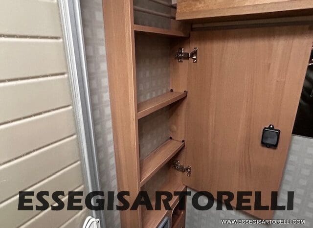 BURSTNER IXEO 666 SEMINTEGRALE BASCULANTE 2009 674 cm DOPPIO CLIMA pieno