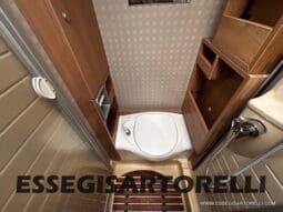 BURSTNER IXEO 666 SEMINTEGRALE BASCULANTE 2009 674 cm DOPPIO CLIMA pieno