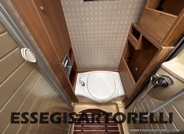 BURSTNER IXEO 666 SEMINTEGRALE BASCULANTE 2009 674 cm DOPPIO CLIMA pieno