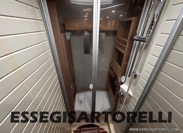 BURSTNER IXEO 666 SEMINTEGRALE BASCULANTE 2009 674 cm DOPPIO CLIMA pieno