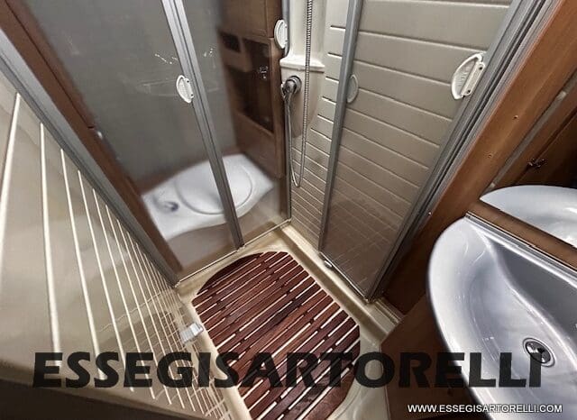 BURSTNER IXEO 666 SEMINTEGRALE BASCULANTE 2009 674 cm DOPPIO CLIMA pieno