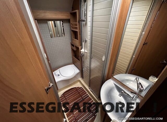 BURSTNER IXEO 666 SEMINTEGRALE BASCULANTE 2009 674 cm DOPPIO CLIMA pieno