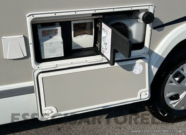 CHAUSSON ETAPE 650 GARAGE 636 CM 01/2025 KM 3.264 DOPPIO CLIMA pieno