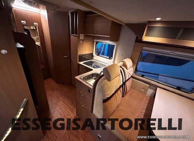 BURSTNER IXEO 666 SEMINTEGRALE BASCULANTE 2009 674 cm DOPPIO CLIMA pieno