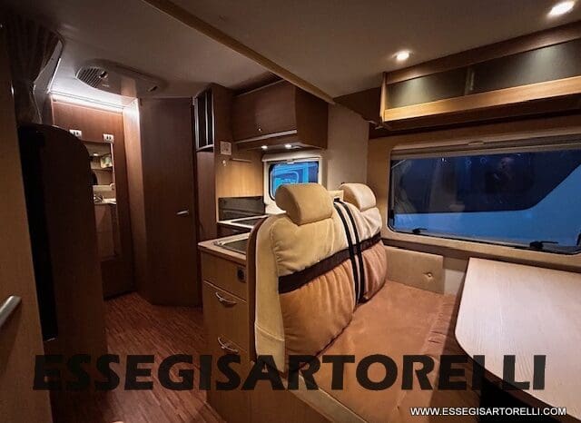 BURSTNER IXEO 666 SEMINTEGRALE BASCULANTE 2009 674 cm DOPPIO CLIMA pieno