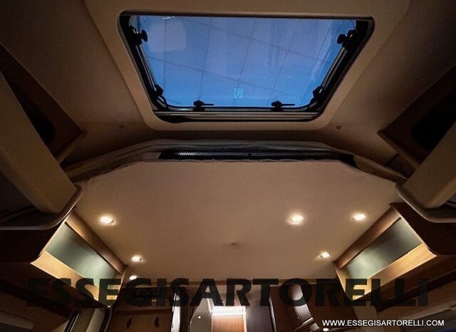 BURSTNER IXEO 666 SEMINTEGRALE BASCULANTE 2009 674 cm DOPPIO CLIMA pieno