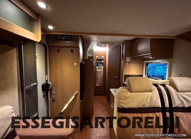 BURSTNER IXEO 666 SEMINTEGRALE BASCULANTE 2009 674 cm DOPPIO CLIMA pieno