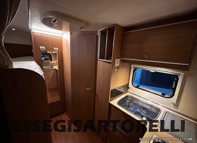 BURSTNER IXEO 666 SEMINTEGRALE BASCULANTE 2009 674 cm DOPPIO CLIMA pieno