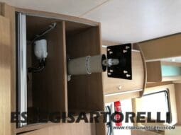 BURSTNER IXEO 666 SEMINTEGRALE BASCULANTE 2009 674 cm DOPPIO CLIMA pieno