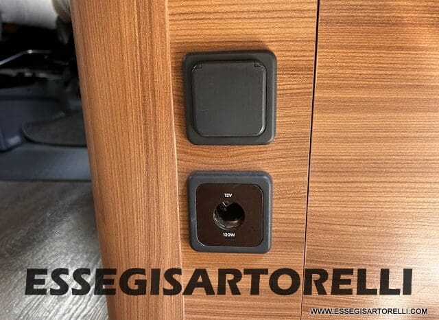 ADRIA CORAL XL A 670 SL GARAGE GEMELLI 2021 WEBASTO UNIPROPRIETARIO pieno